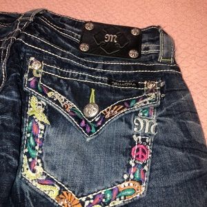 Miss Me Designed Cropped Jeans